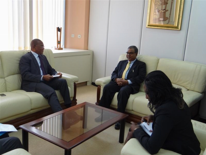 Relations économiques Inde – Côte d’Ivoire : L`ambassadeur de l`inde chez le ministre des PTIC